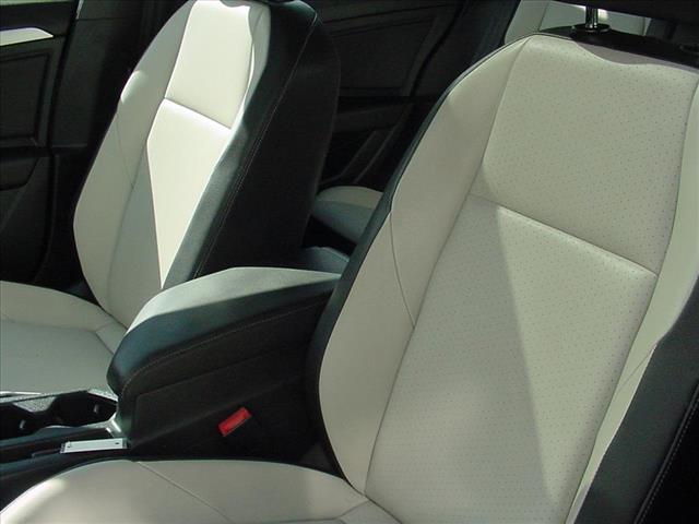 2020 Volkswagen Jetta R-Line photo 13