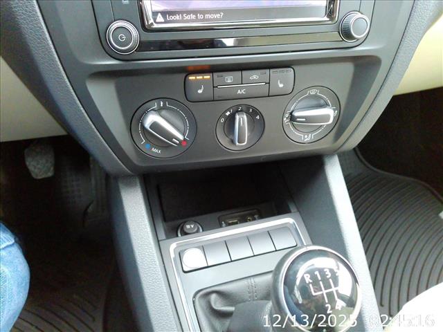 2018 Volkswagen Jetta SE Manual 5spd RARE LOW MILES:10431