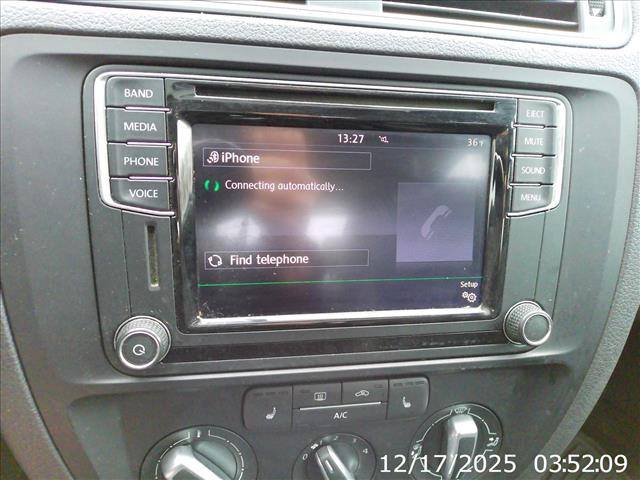 2017 Volkswagen Jetta SE Manual:10432