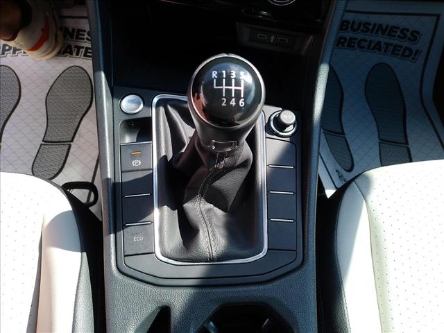 2020 Volkswagen Jetta 6spd R Line 1.4l EPA 40MPG Hwy:10528
