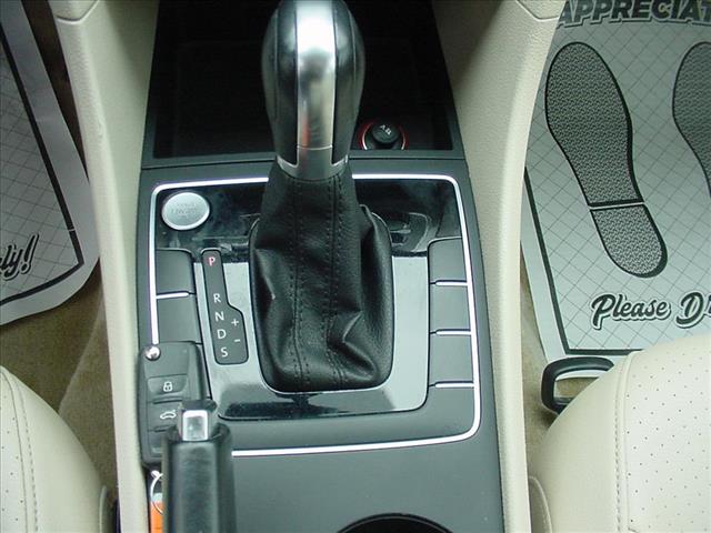 2015 Volkswagen Passat Limited 1.8 Turbo:10398