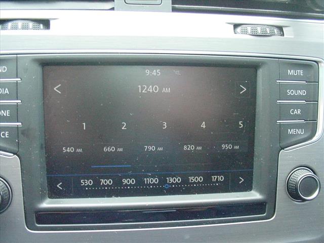 2017 Volkswagen Golf TSI photo 18