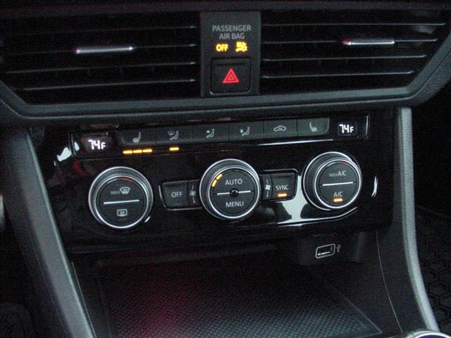 2019 Volkswagen Jetta 35th Anniversary GLI Manual:10420