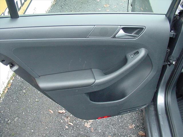 2015 Volkswagen Jetta S 5spd Manual FIVE SPEED:10417