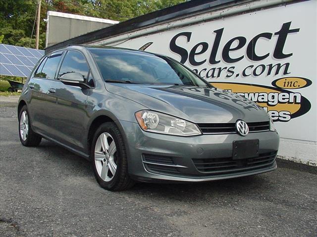 Photo of 2017 Volkswagen Golf S Tsi 5spd MANUAL! in Waterloo, NY 2017 Volkswagen Golf S Tsi 5spd MANUAL!  10374