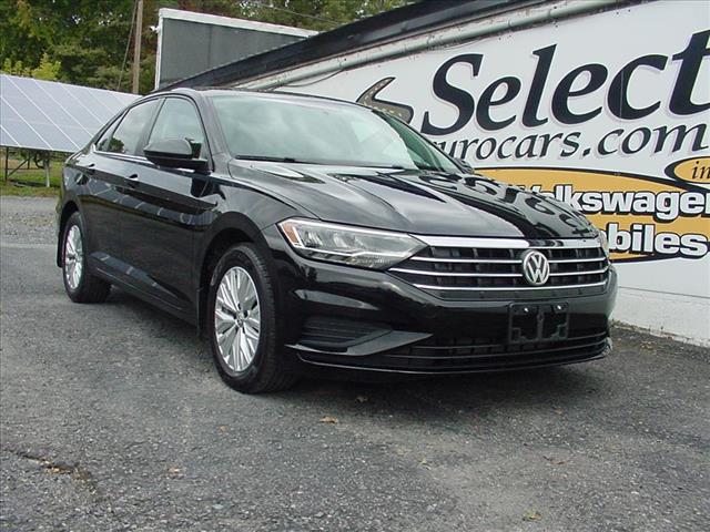 Photo of 2020 Volkswagen Jetta S 6spd Manual EPA 40MPG Highwa in Waterloo, NY 2020 Volkswagen Jetta S 6spd Manual EPA 40MPG Highwa  10391
