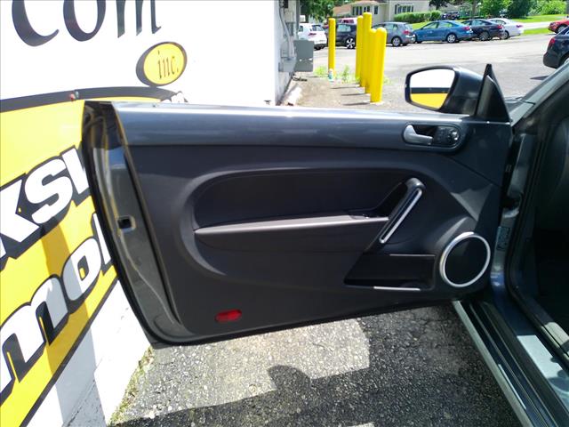 2015 Volkswagen Beetle Convertible Convertible 1.8 Turbo AT:10508