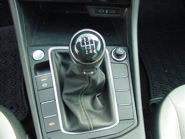 2020 Volkswagen Jetta R Line Manual EPA 40MPG Hwy:10410
