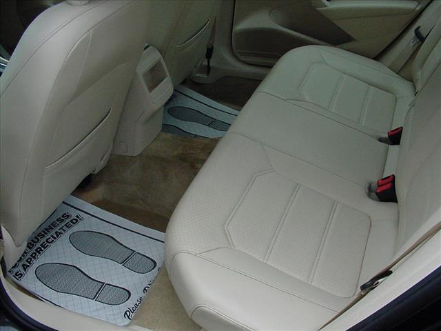 2015 Volkswagen Passat Limited 1.8 Turbo:10398