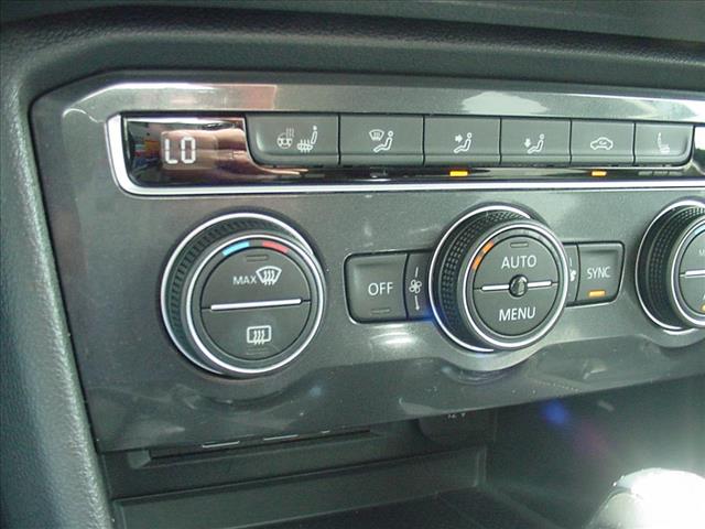 2020 Volkswagen Tiguan SEL photo 12