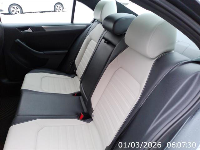 2016 Volkswagen Jetta Sport 5spd:10435