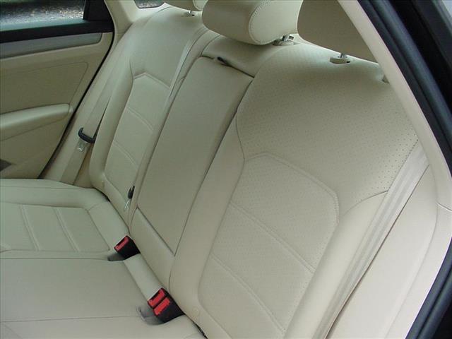 2015 Volkswagen Passat Limited 1.8 Turbo:10398