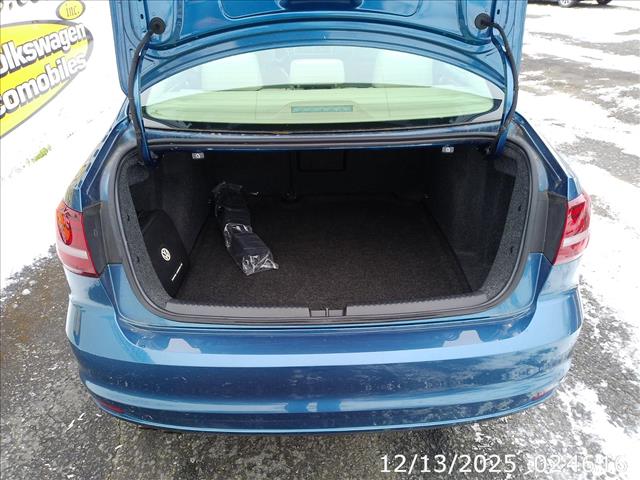 2018 Volkswagen Jetta SE Manual 5spd RARE LOW MILES:10431