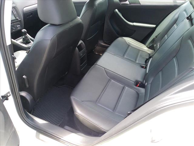 2017 Volkswagen Jetta SE Manual:10505