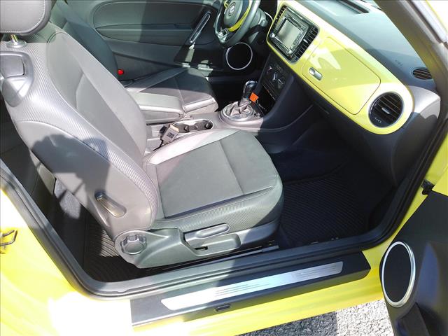 2014 Volkswagen Beetle 2.5L Automatic Sunroof:10473