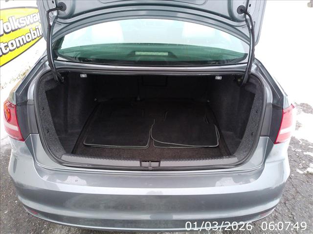 2016 Volkswagen Jetta Sport 5spd:10435