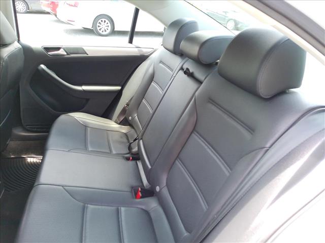 2017 Volkswagen Jetta SE Manual:10505