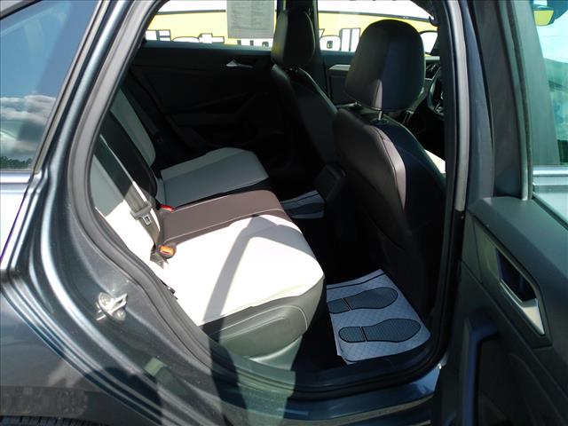 2020 Volkswagen Jetta 6spd R Line 1.4l EPA 40MPG Hwy:10528