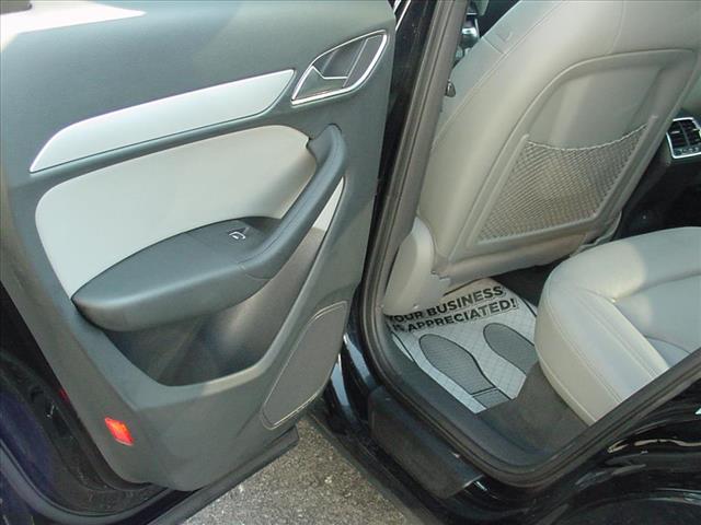 Photo of 2017 Audi Q3 Premium Quattro in Waterloo, NY - 23,  2017 Audi Q3 Premium Quattro:10321