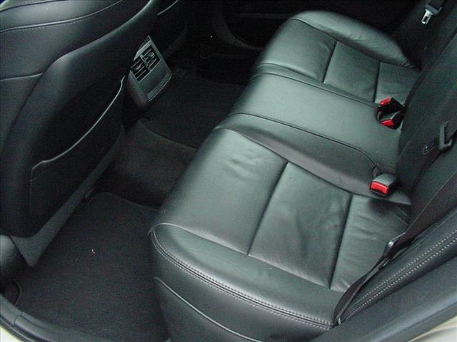 2016 Toyota Avalon XLE Two Owner Dealer Serviced:10412