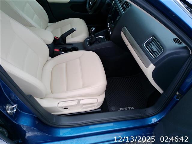 2018 Volkswagen Jetta SE Manual 5spd RARE LOW MILES:10431