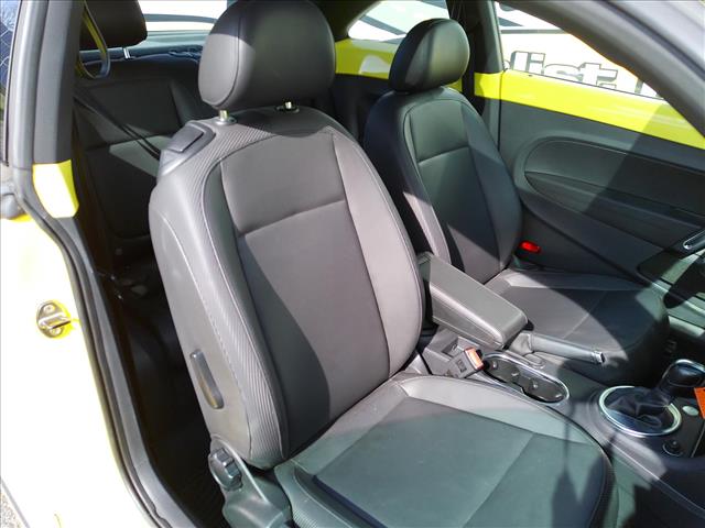 2014 Volkswagen Beetle 2.5L Automatic Sunroof:10473