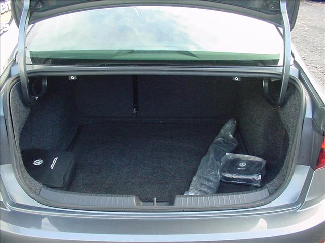 2020 Volkswagen Jetta R Line Manual EPA 40MPG Hwy:10410