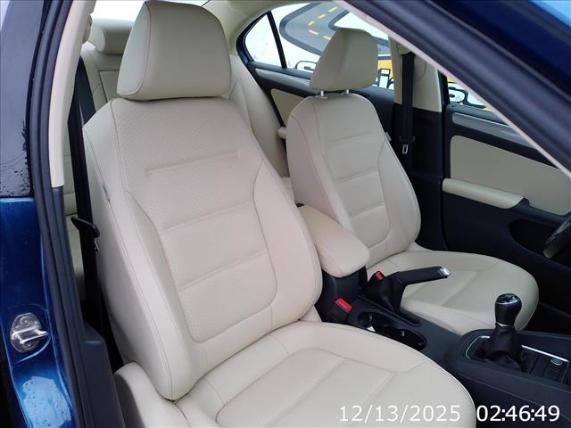 2018 Volkswagen Jetta SE Manual 5spd RARE LOW MILES:10431