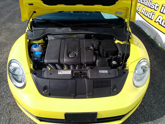 2014 Volkswagen Beetle 2.5L Automatic Sunroof:10473