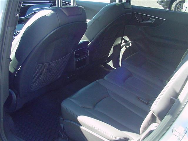 2021 Audi Q7 Premium Plus photo 24