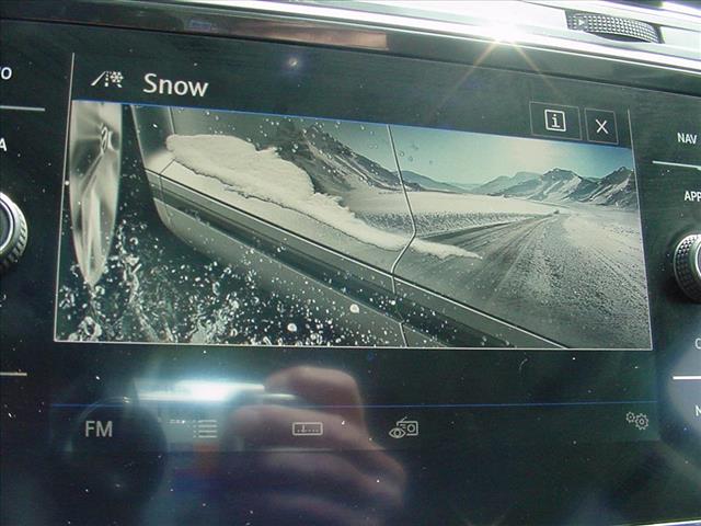 2020 Volkswagen Tiguan SEL photo 19