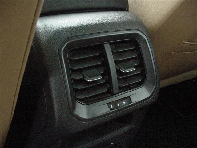 2022 Volkswagen Tiguan SE ONE OWNER All Wheel Drive:10388