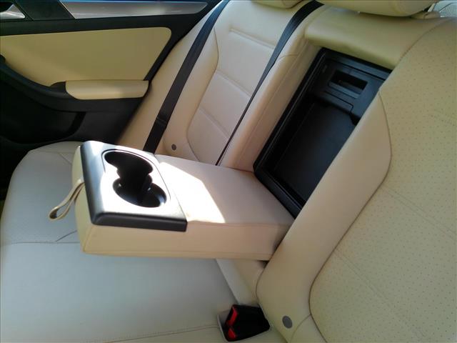 2015 Volkswagen Jetta SE w/ Nav AUTOMATIC:10516
