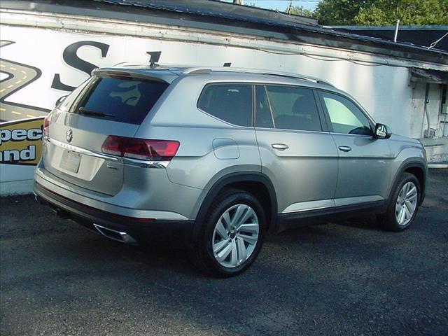 2021 Volkswagen Atlas SEL photo 2
