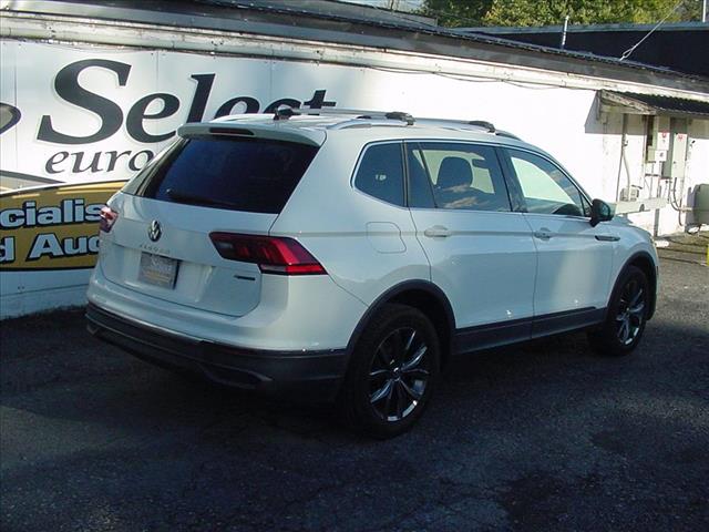 2022 Volkswagen Tiguan SE photo 2