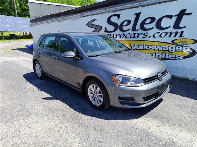 2017 Volkswagen Golf S 5spd Manual ONE OWNER:10496