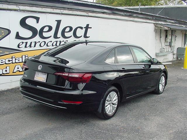 2020 Volkswagen Jetta S photo 2