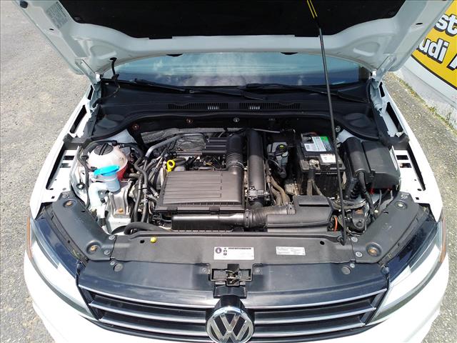 2017 Volkswagen Jetta SE Manual:10505