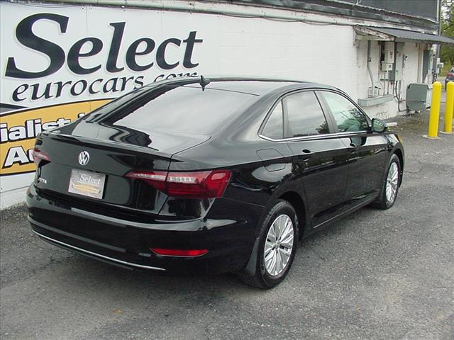 Photo of 2020 Volkswagen Jetta S 6spd Manual EPA 40MPG Highwa in Waterloo, NY - 30,  2020 Volkswagen Jetta S 6spd Manual EPA 40MPG Highwa:10391