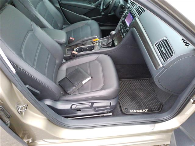 2016 Volkswagen Passat SE AT LOW 51k miles Sunroof:10451