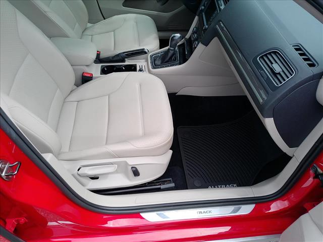 2017 Volkswagen Golf Alltrack Alltrack TSI SE 4 Motion:10459