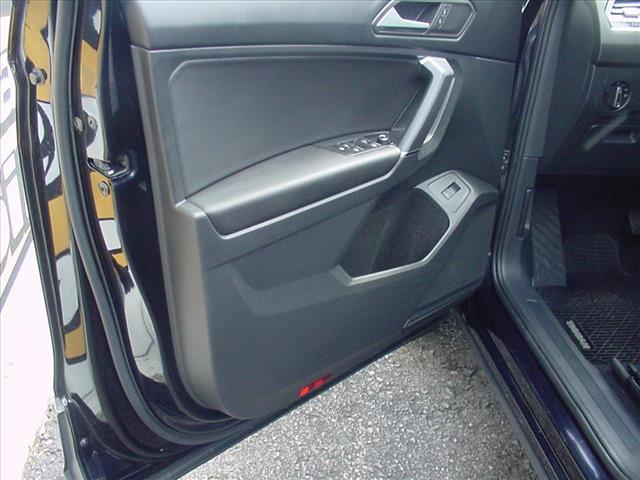 2020 Volkswagen Tiguan SEL photo 23