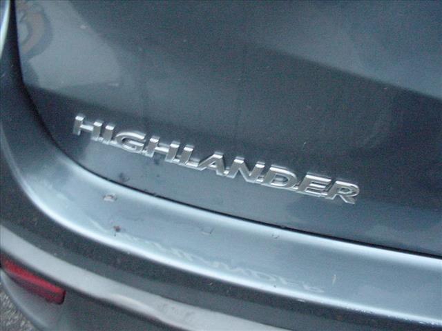 Photo of 2019 Toyota Highlander XLE All Wheel Drive in Waterloo, NY - 34,  2019 Toyota Highlander XLE All Wheel Drive:10395
