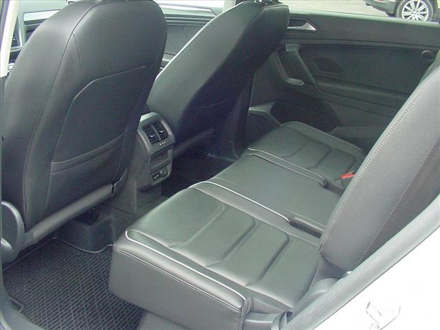 2019 Volkswagen Tiguan SEL Premium photo 27