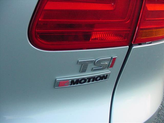 2017 Volkswagen Tiguan Sport AWD LOW 66k ONE OWNER Mi:10406