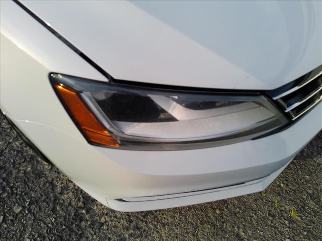 2017 Volkswagen Jetta SE 1.4T 5spd MANUAL EPA 40 MPG:10526