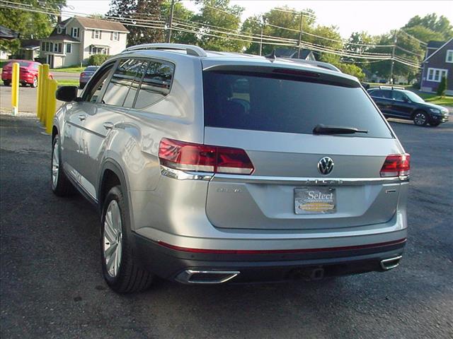 2021 Volkswagen Atlas SEL photo 3