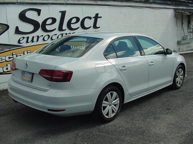 2017 Volkswagen Jetta S photo 3