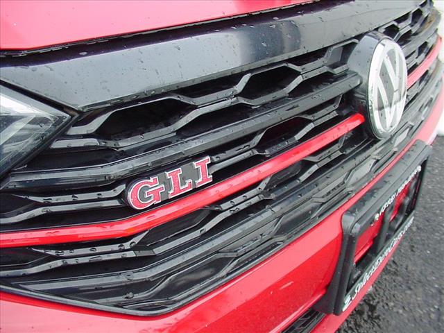 2019 Volkswagen Jetta 35th Anniversary GLI Manual:10420