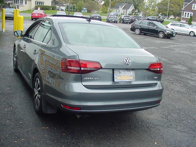 2017 Volkswagen Jetta SE photo 3